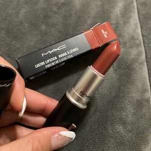 New MAC lustre lipstick Good Form 531